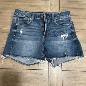 American eagle high rise shortie size 6. Blue with stretch
